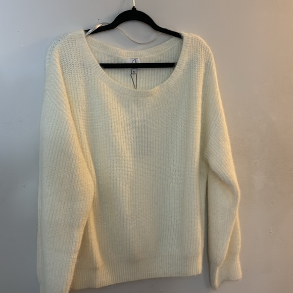 NWT KAWALATEE OFF THE SHOULDER KNIT - Picture 10 of 14